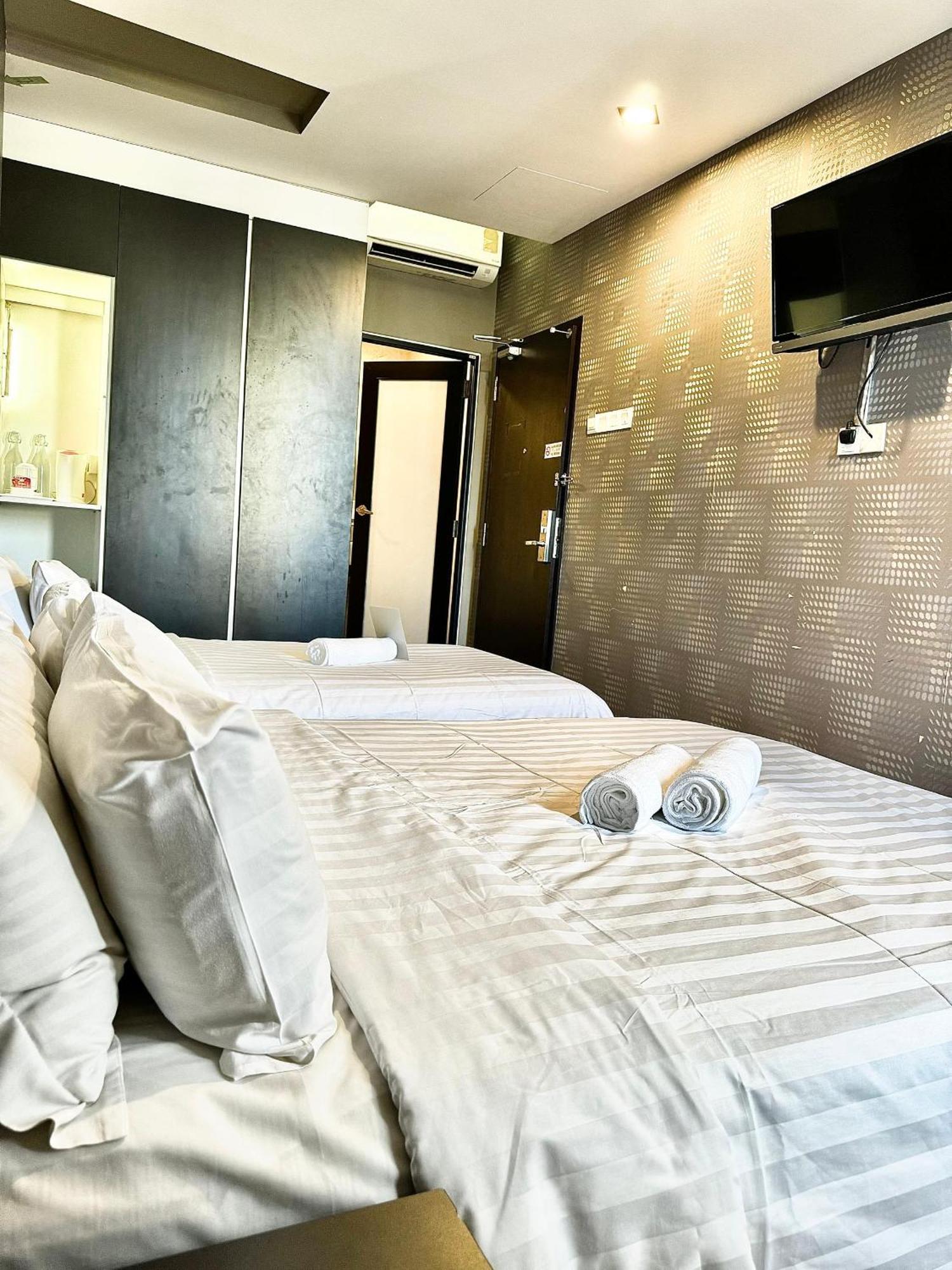Hotel Zamburger Legenda Johor Bahru Exterior foto